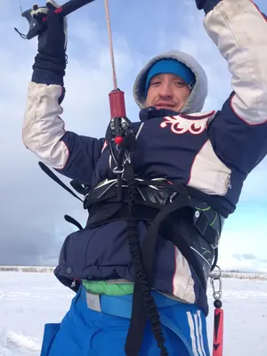 K1 rider with a kite on a winter trip