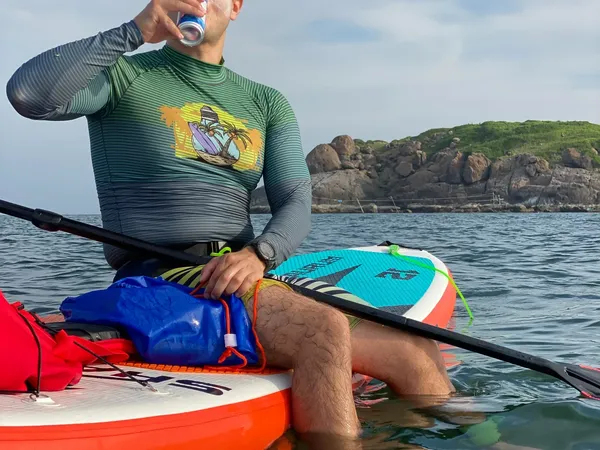 Отдых на SUP-борде на спокойной воде Муйне
