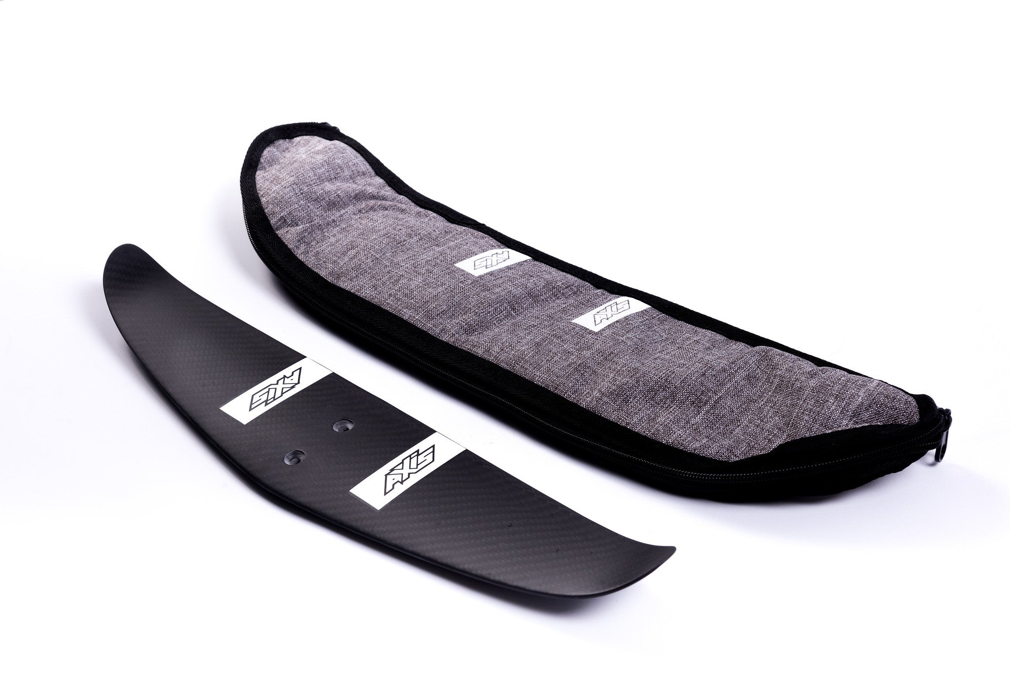 Переднее крыло фойла AXIS Foils 440 Freeride Carbon Rear Wing — in action on the water