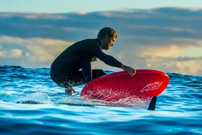 Доска для фойла AXIS Foils Pump Foilboard 37L — крупный план