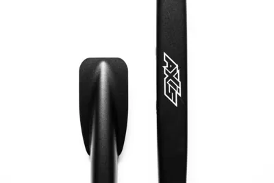 Фюзеляж фойла AXIS Foils Black Crazyshort Fuselage — в работе на воде