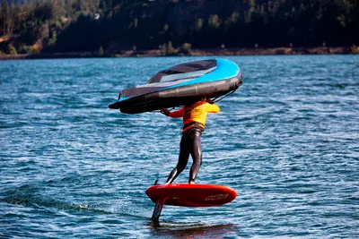 Доска для фойла AXIS Foils Froth Carbon Foilboard 65L — крупный план