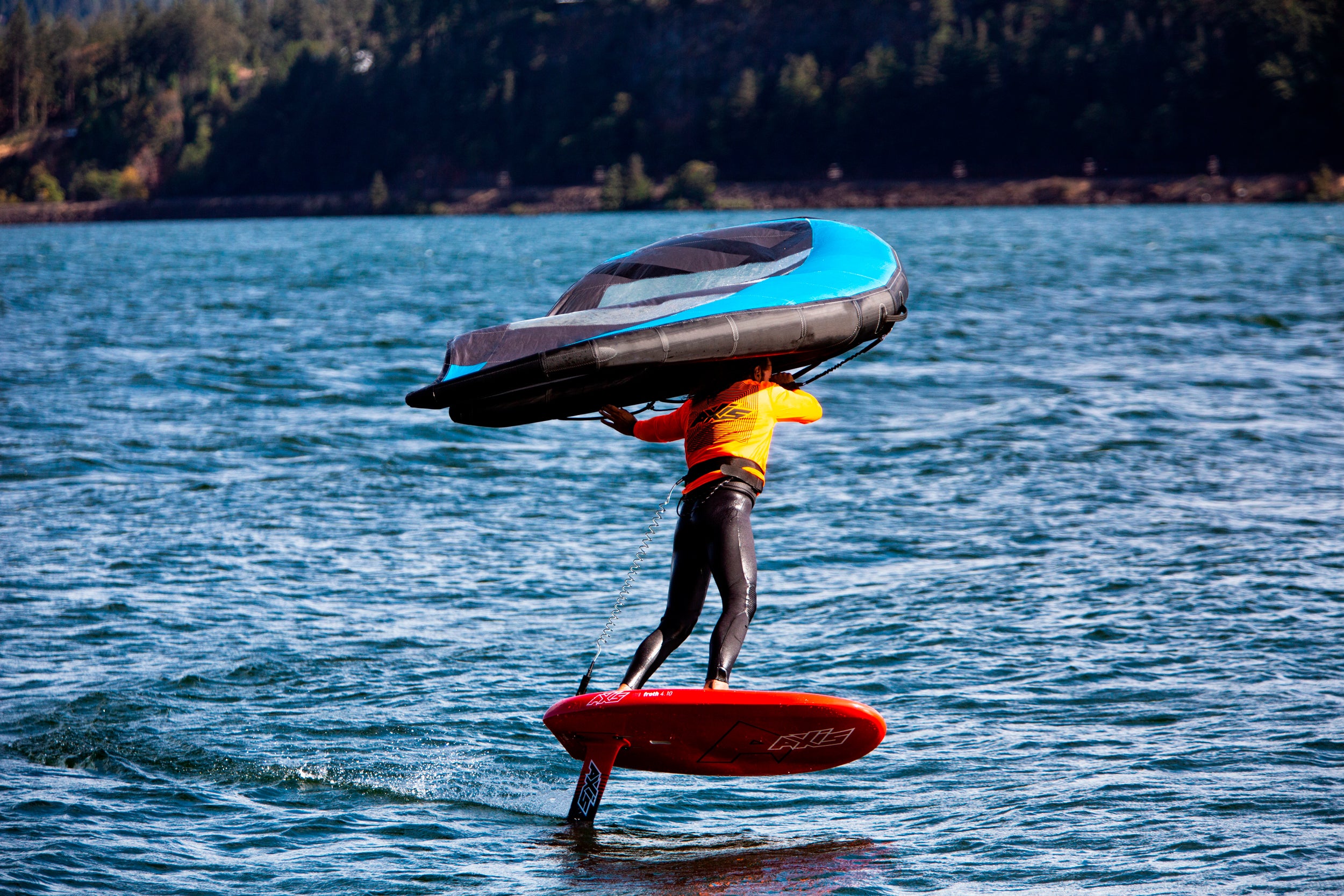 Доска для фойла AXIS Foils Froth Carbon Foilboard 85L — крупный план