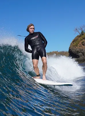 Сёрф-доска Catch Surf Easy Rider x Ben Gravy (Tri Fin) — в работе на воде
