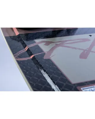 Кайтборд CrazyFly Raptor LTD 2026 — в работе на воде