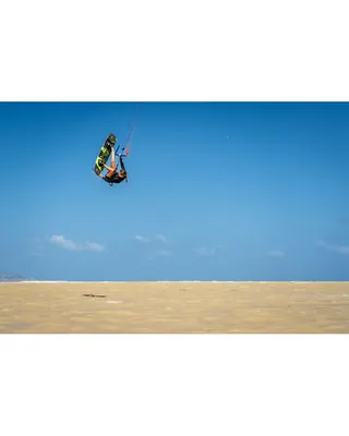 CrazyFly Raptor LTD Neon 2025 Kiteboard — construction detail