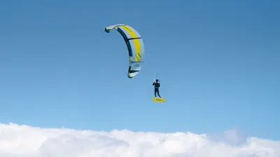 Flysurfer SHOT Kiteboard — in action on the water