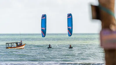 Flysurfer SUPERSONIC Kite — side view