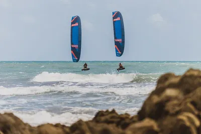 Flysurfer SUPERSONIC Kite — in action on the water
