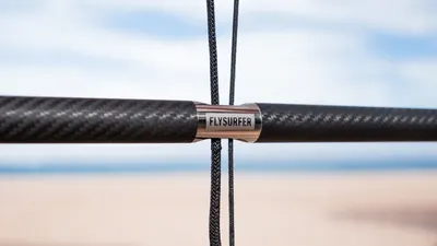 Планка управления Flysurfer SYNC Carbon Free — крупный план