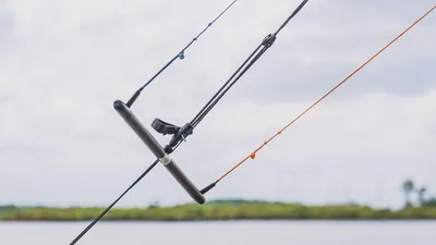 Планка управления Flysurfer SYNC Carbon Free — в работе на воде
