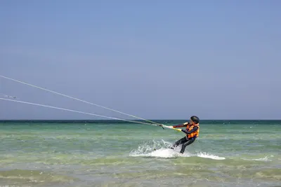 Занятие кайт-школы K1 в Крыму, Межводное, Крым