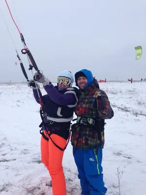 Кайт над снежным полем, зимний выезд