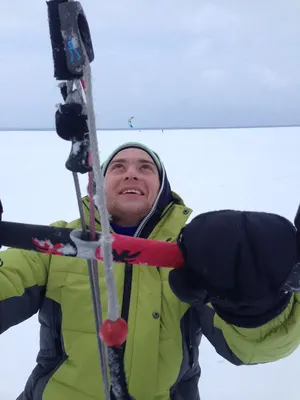 Кайт над снежным полем, зимний выезд