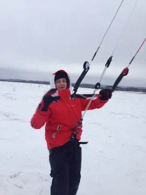 Кайт над снежным полем, зимний выезд