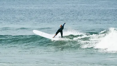 Сёрф-доска GONG Factory Surf 9'2 Ten Blues Hybride EPS — в работе на воде