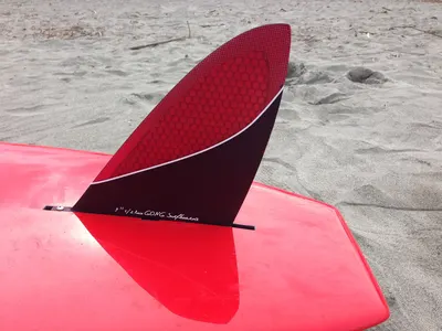 Плавник GONG Fin US Red Honeycomb Race 9.5" 240mm — в работе на воде