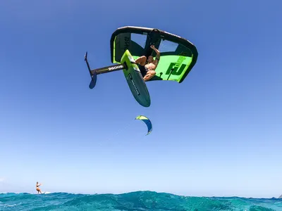 Мачта фойла GONG Foil Carbon Mast V2 — в работе на воде