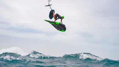 Переднее крыло фойла GONG Foil Front Wing Curve H V2 - Black — крупный план