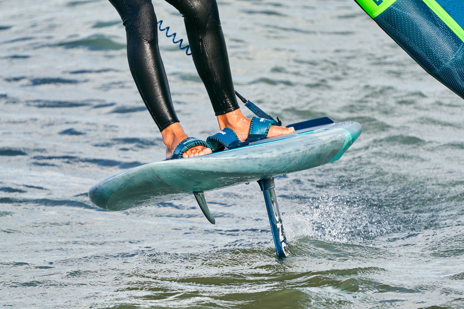 GONG Foil X-Over V2 XL - Alu 85 Hydrofoil — close-up