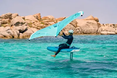 Доска для фойла GONG Wing foil Board Inflatable HIPE Perf 5'10 G1 — в работе на воде
