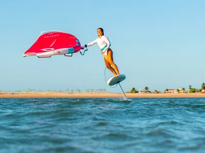 Переднее крыло фойла GONG Foil Front Wing Ascent V3 Atmo - Perf Series — крупный план