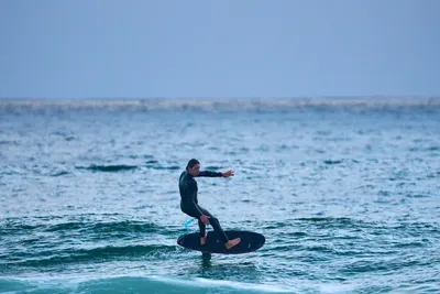 Переднее крыло фойла GONG Foil Front Wing Curve V3 Atmo - Perf Series — в работе на воде