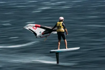 Переднее крыло фойла GONG Foil Front Wing Ypra Slalom V3 Atmo - Pro Team Series — крупный план