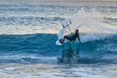 Кайт GONG Kite Strutless Revo — в работе на воде