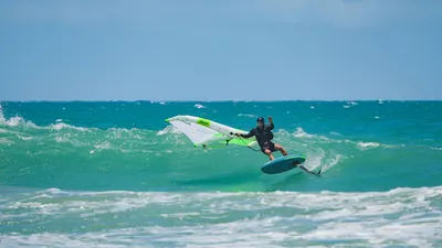 Доска для фойла GONG Wing Foil Board Cruzader Diamond FSP Pro — в работе на воде