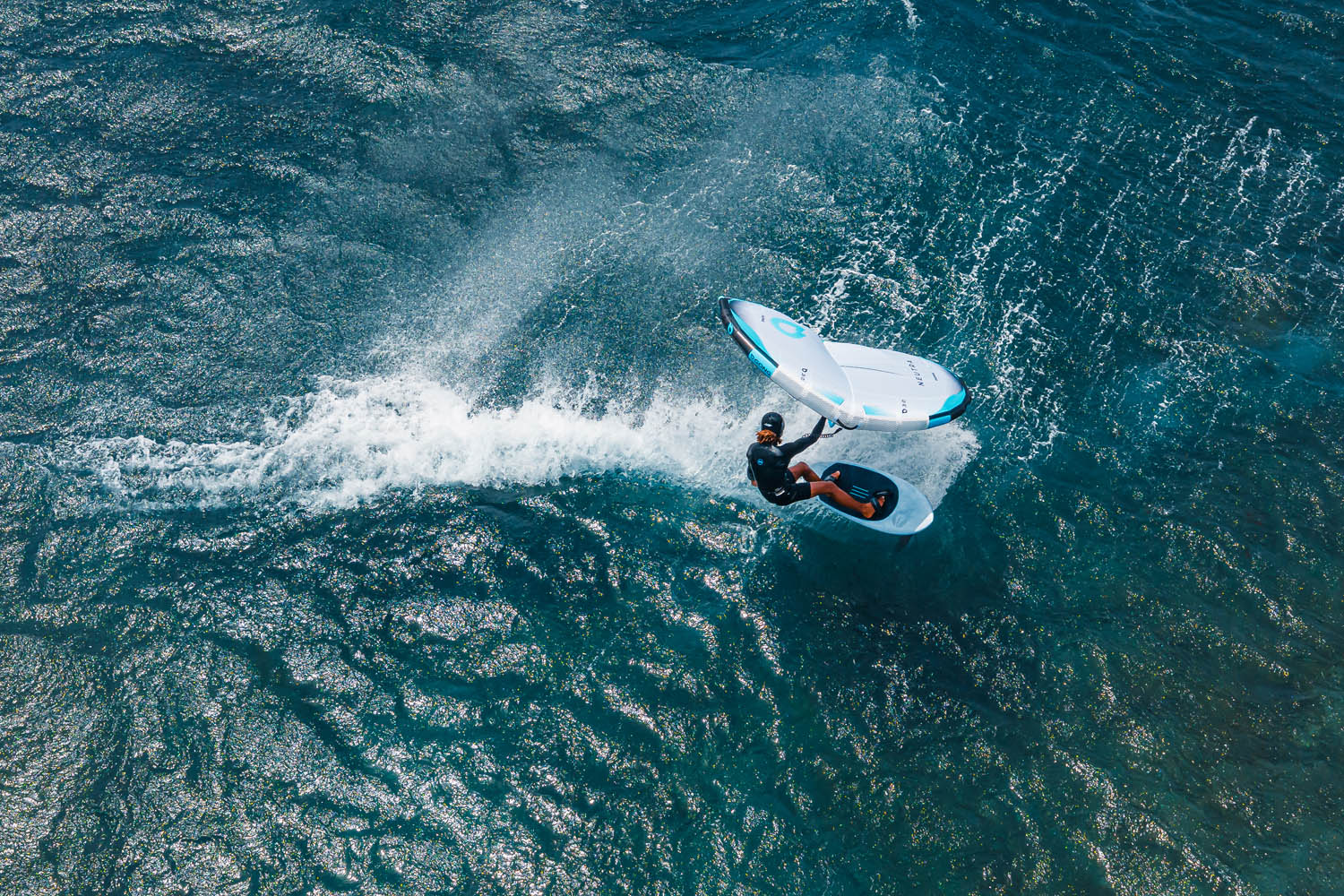GONG Wing Neutra Aramid Wing — in action on the water