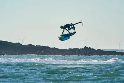 GONG Wing Rigid Carbon Handles V1 Components — in action on the water