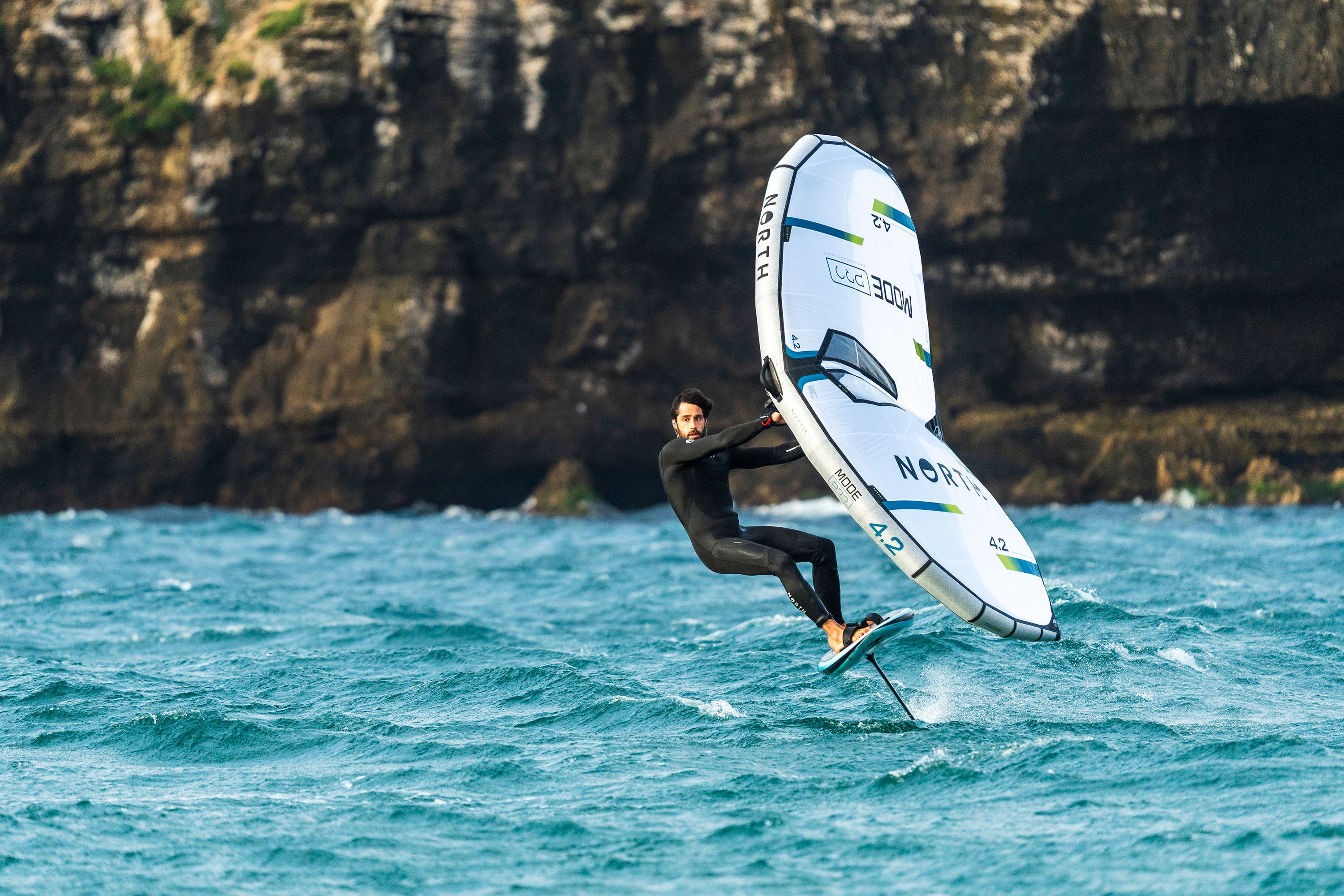 Гидрофойл North North Foil Fullsuit 4/3mm Uzip — в работе на воде