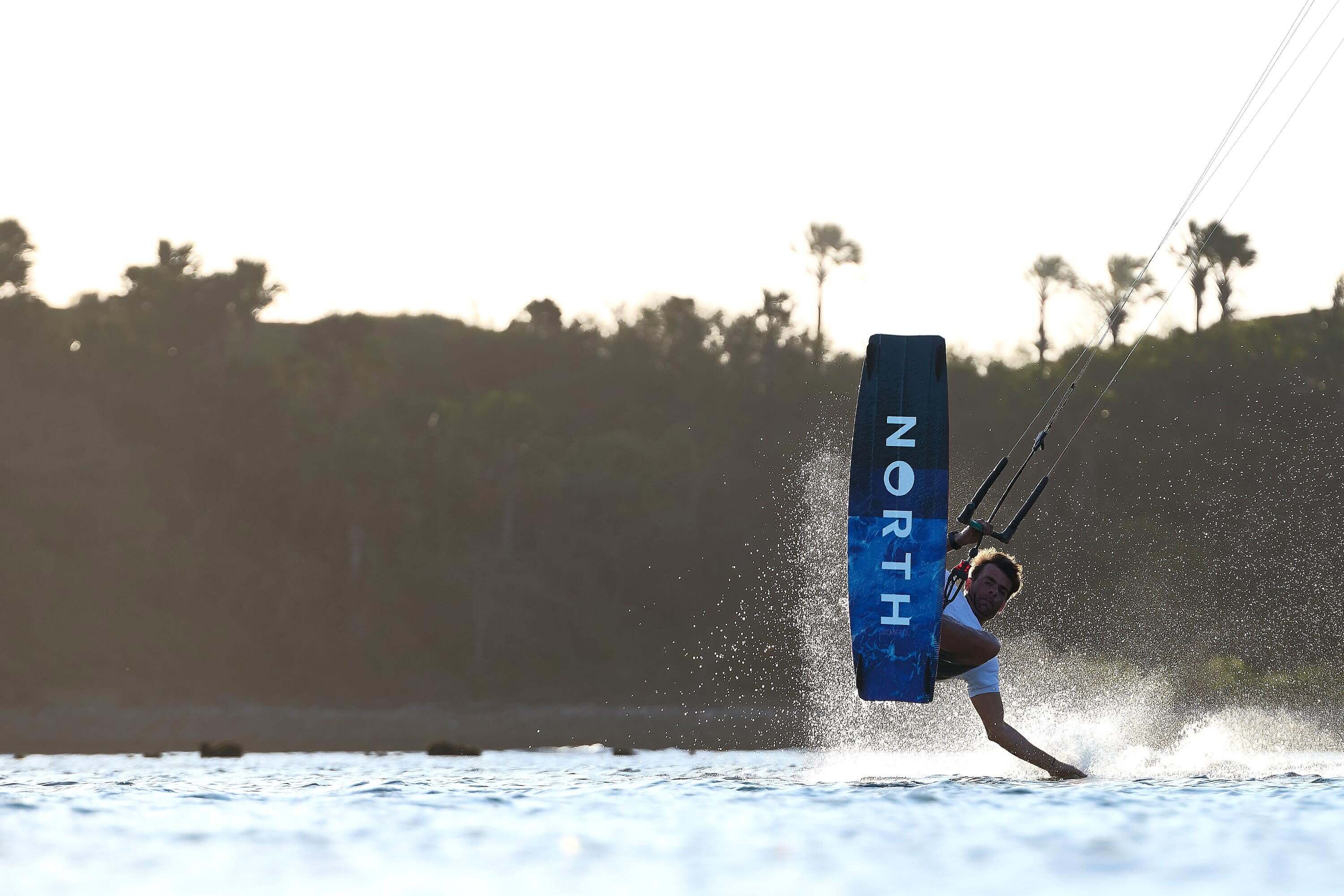 Кайтборд North Trace TT Board — крупный план