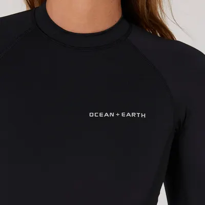 Одежда Ocean & Earth Ladies Oceana Long Sleeve Back Zip Lycra Suit — в работе на воде