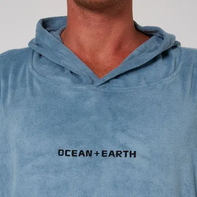 Комплектующие Ocean & Earth Mens Surf Essential Poncho — крупный план
