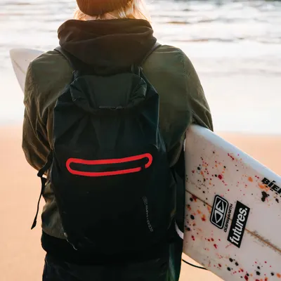 Чехол Ocean & Earth Waterproof Travel Lite  Backpack — крупный план