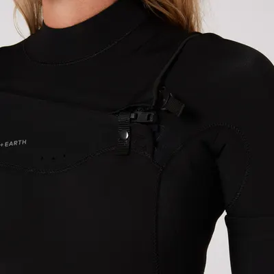 Гидрокостюм Ocean & Earth Ladies Free Flex Chest Zip Steamer - 3/2mm — в работе на воде