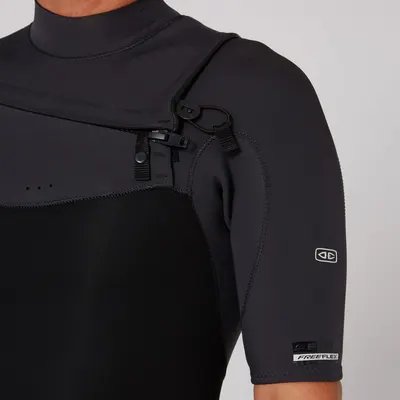Гидрокостюм Ocean & Earth Mens Free Flex SS Chest Zip - 2/2mm — в работе на воде