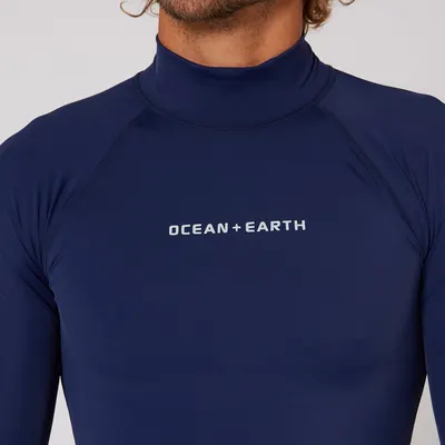 Гидрокостюм Ocean & Earth Mens Script Rash Long Sleeve Rash Shirt — крупный план