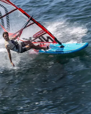 Виндсёрф-доска Starboard Airplane Inflatable Windsurf Board — вид сверху