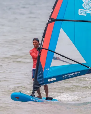 Виндсёрф-доска Starboard SUPWindsurfing Inflatable Board — крупный план