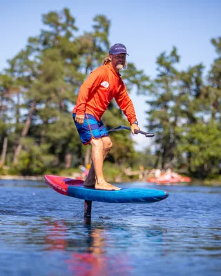 Доска для фойла Starboard Ace Foil Lightning Foilboard — в работе на воде