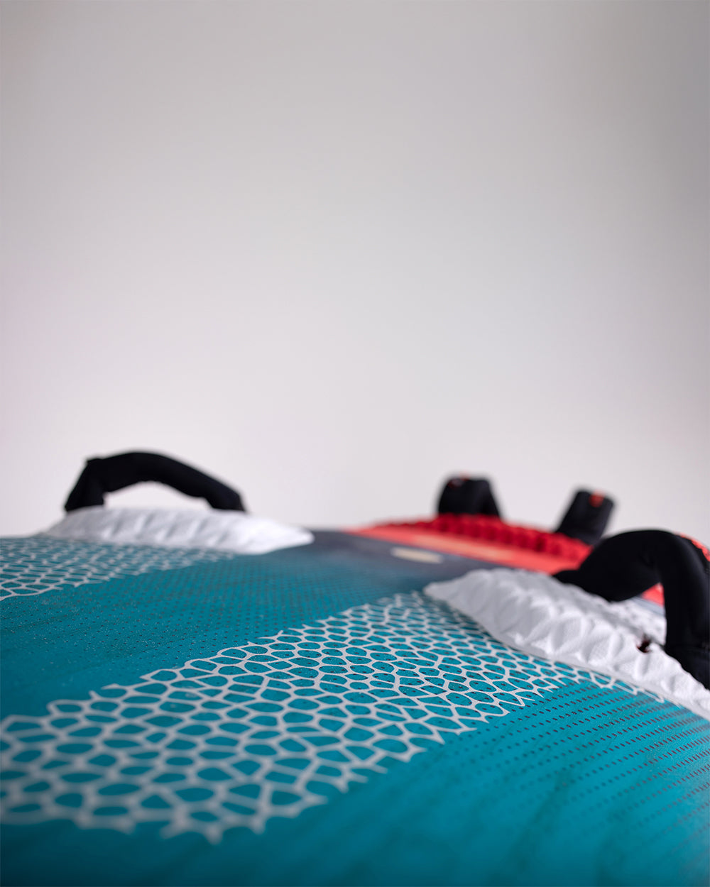 Виндсёрф-доска Starboard Carve Windsurf Board — крупный план