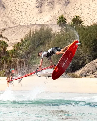 Виндсёрф-доска Starboard iGnite Windsurf Board — крупный план