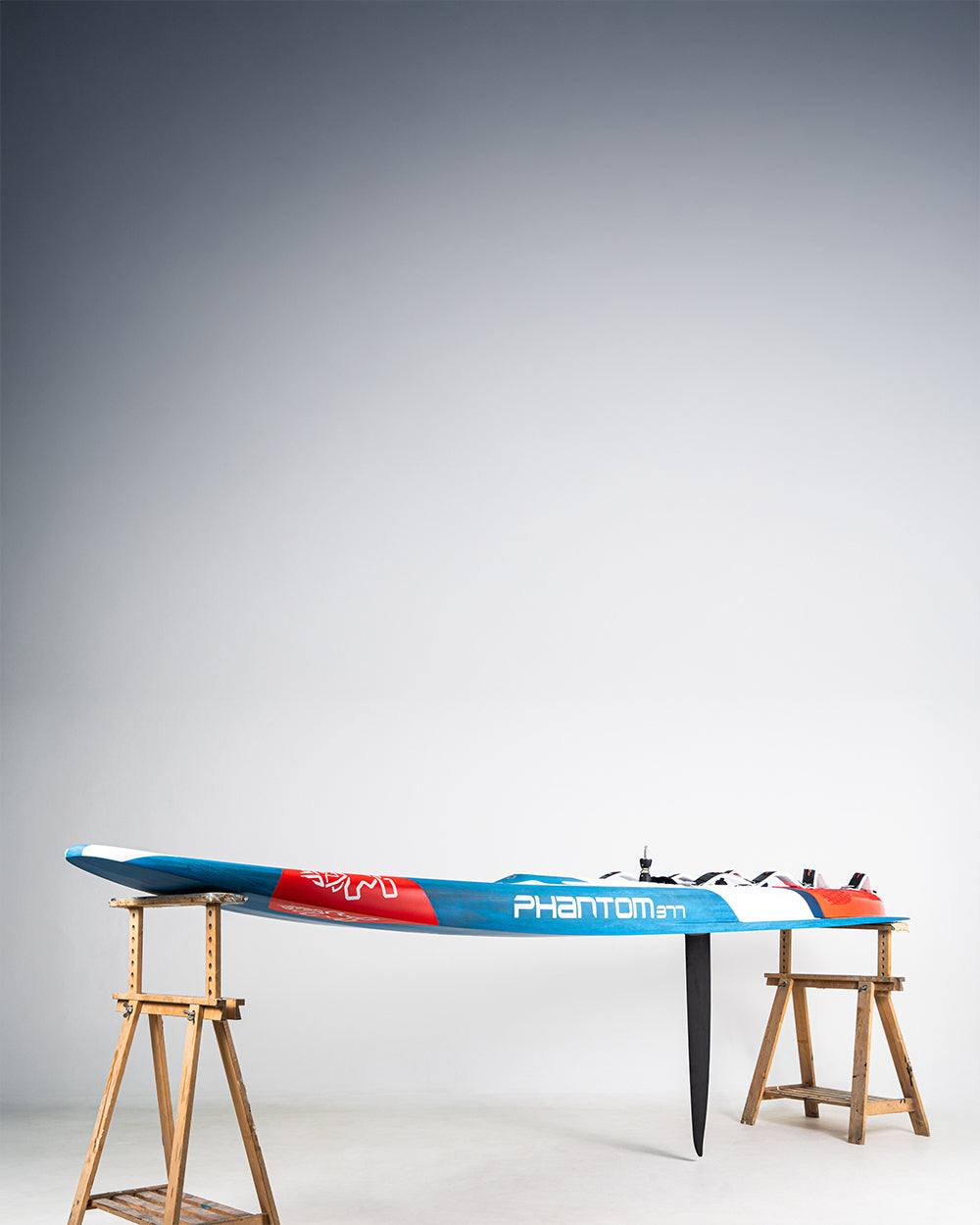 Виндсёрф-доска Starboard Phantom Race Windsurf Board — в работе на воде