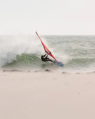 Виндсёрф-доска Starboard Ultra Windsurf Board — вид сбоку
