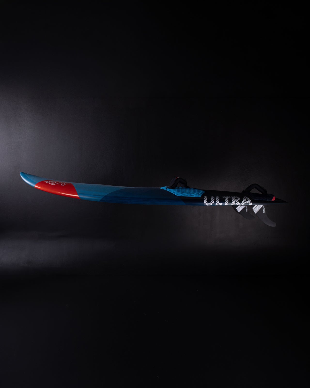 Виндсёрф-доска Starboard Ultra Windsurf Board — крупный план