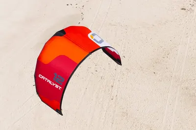 Кайт Ozone Catalyst V5 — в работе на воде